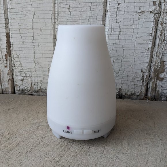 Small Essential Oil Diffuser - Picture 2 of 6